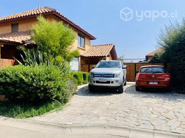 Hermosa casa en condominio Ayres de chicureo