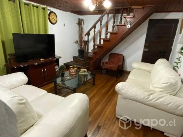 Vende Propiedad con 2casas + local comercial cerca