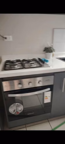 Se vende casa frente al parque
