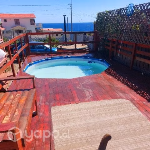 Cabaña con terraza vista al mar