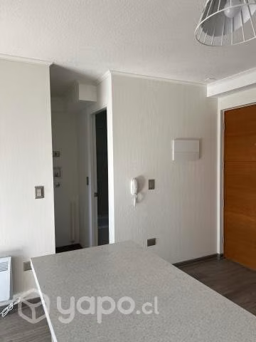 Se arrienda departamento nuevo edificio itata