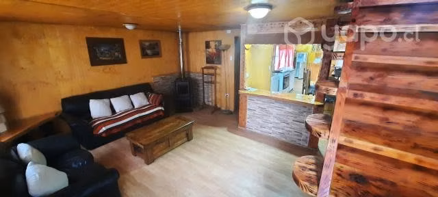 Casa 2 dormitorios y patio techado