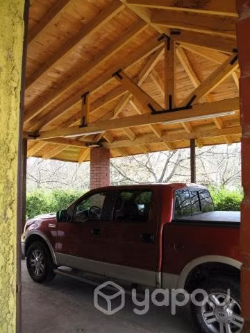Amplio terreno con dos casas
