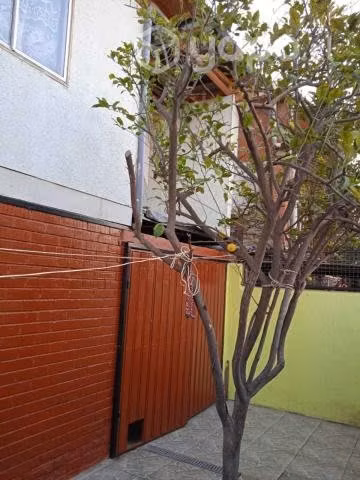 Vendo Amplia casa con 4 dormitorios 2 baños