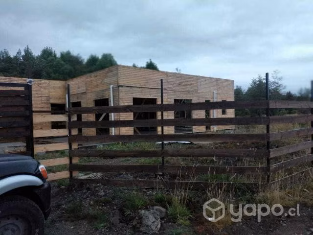Terreno 800 metros cuadrados con casa a medio term