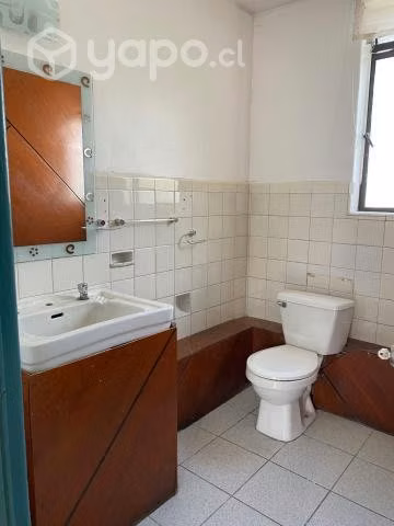 Local comercial central en primer piso y oficinas en segundo piso. - Imagen 16