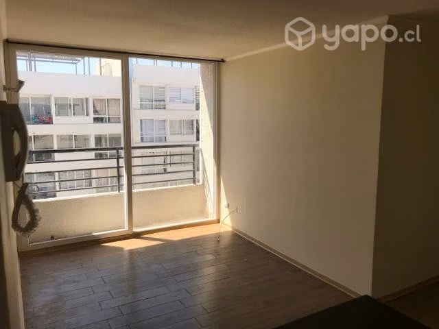 Un dormitorio las rejas