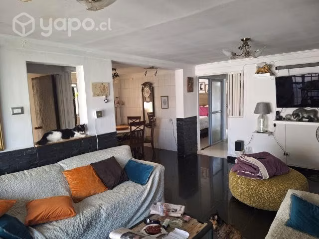 Casa con local comercial
