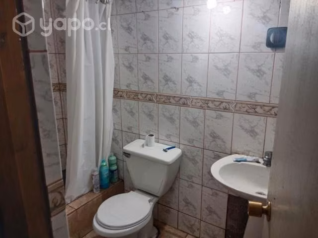 Se vende casa frente a Supermercado Cugat
