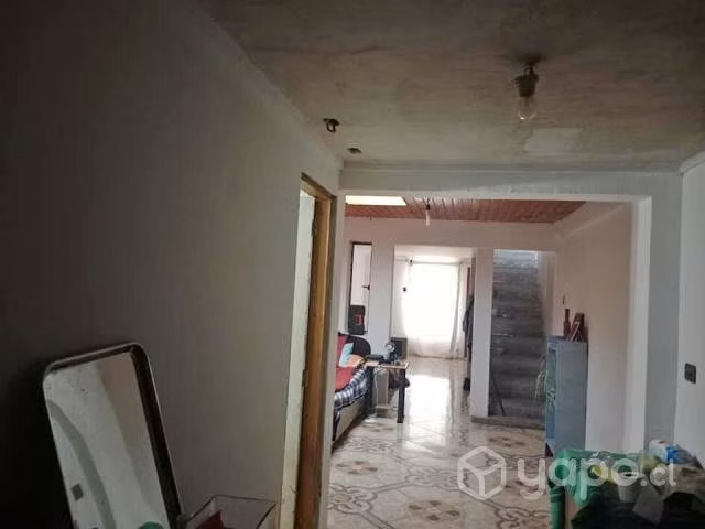 Se vende casa frente a Supermercado Cugat