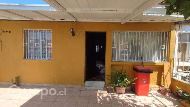 Casa en venta cerca del metro Camino agrícola