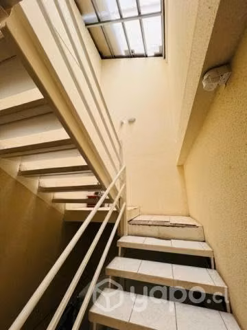 Casa 3 niveles con 2 departamentos independientes