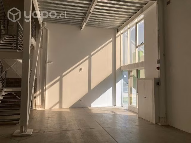 Arriendo Bodega 220 Mt2