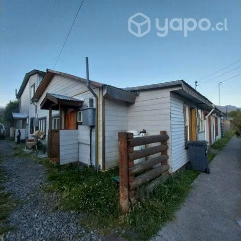Casa con locales comerciales y departamentos