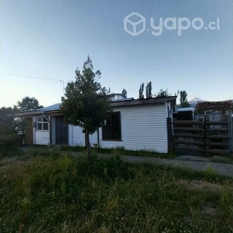 Casa con locales comerciales y departamentos