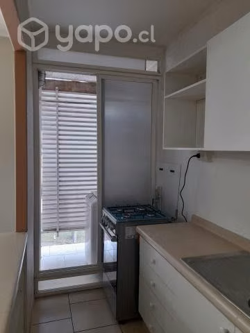 Arriendo departamento amoblado con estacionamiento
