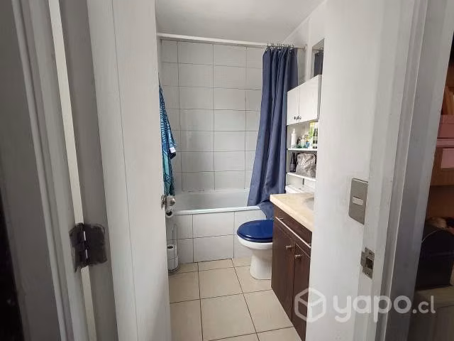 Linda casa aislada de dos pisos, en avenida