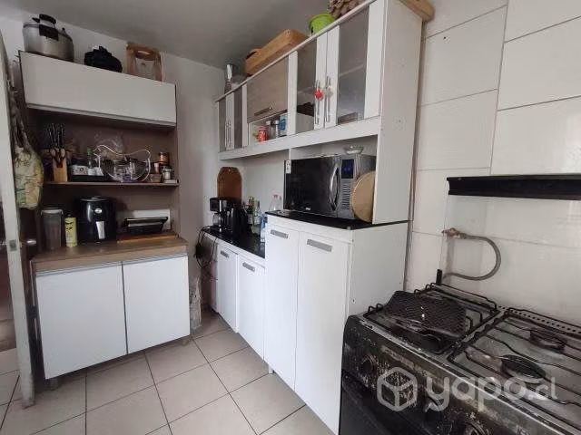 Linda casa aislada de dos pisos, en avenida
