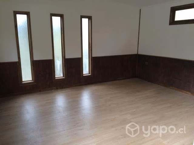 Se arrienda loft en sector la obra