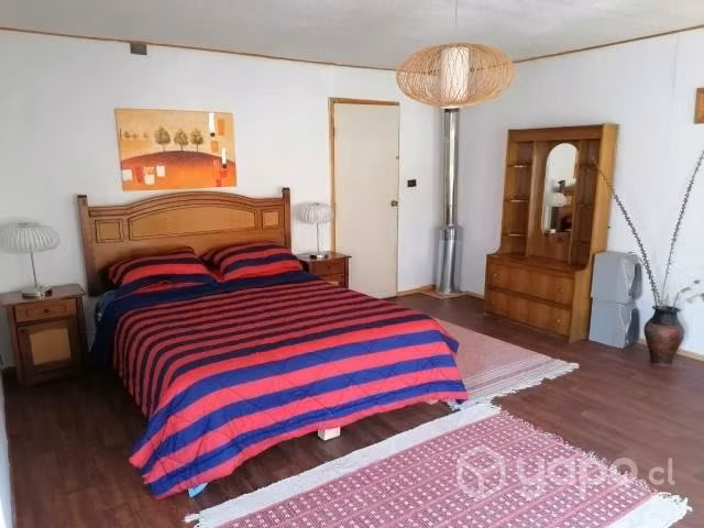 Casa con quincho y piscina