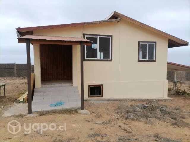 Parcela con casa de un piso y picina