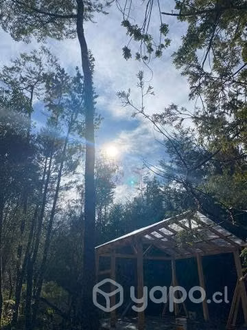 Cabaña de Lunita con rio a minutos de Lago Chapo