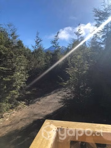 Cabaña de Lunita con rio a minutos de Lago Chapo