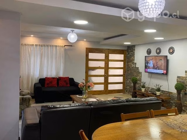 Arriendo casa licanray