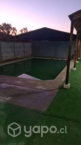 Se arrienda casa con piscina de 11x6