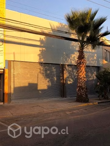 Gran Local Comercial En Centro De Maipú