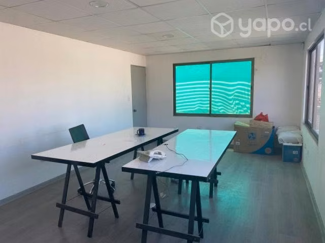 Local comercial con amplio estacionamiento