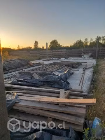 Parcela con casa mas contrucciones