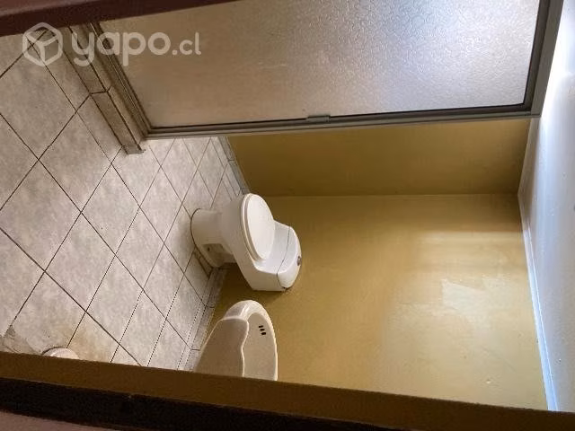 Casa con piscina, patio y jardín - Imagen 11