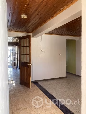 Casa con piscina, patio y jardín - Imagen 5