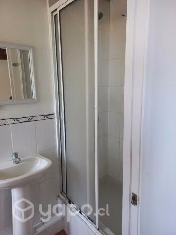 Pieza para estudiantes con baño privado