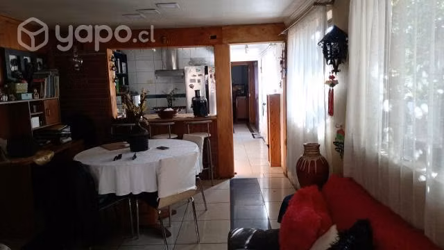 Vende Propiedad con 2casas + local comercial cerca