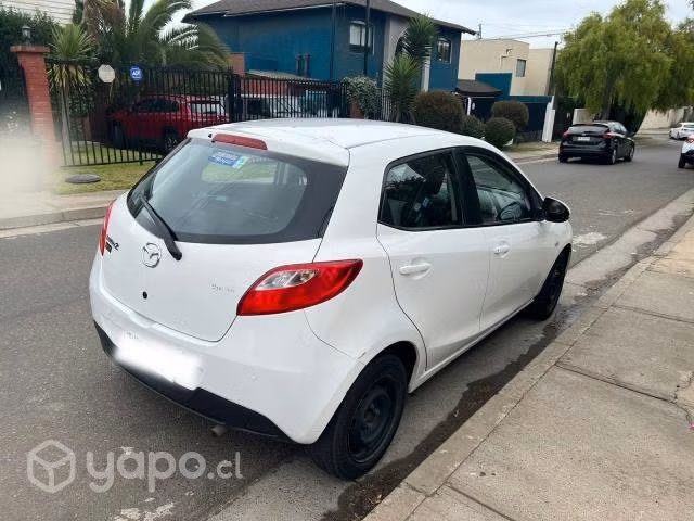 Mazda 2 2015