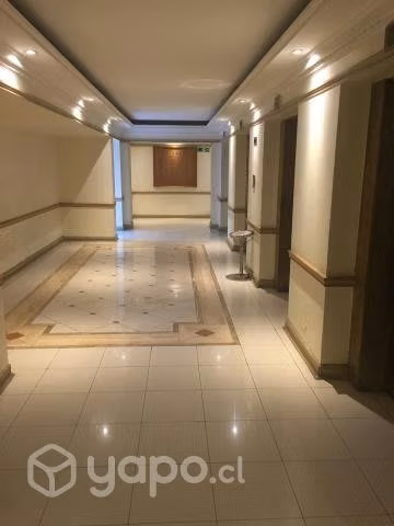 Inmejorable ubicación agustinas crillon amoblada - Imagen 8