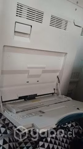 Impresora Multifuncional Ricoh MP C2051