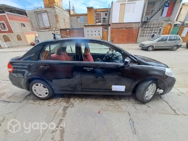 Colectivo nissan tiida 2016