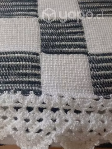 Piecera tejida a crochet