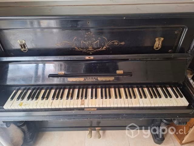 Piano vertical