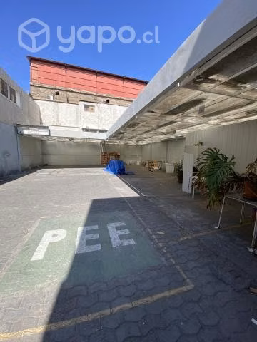Se arrienda edificio de oficinas comerciales