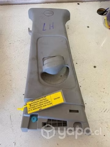 Tapiz cubre pilar central sup izq (HTA298) Tucson