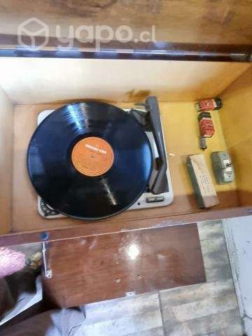 Radio tocadisco antiguo marca Saba funciona - Imagen 2