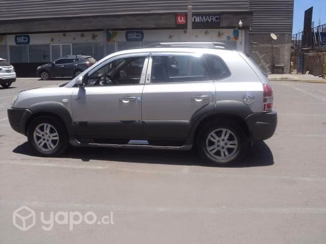 Hyundai Tucson full Equipo RECIBO VEHICULO menor - Imagen 3
