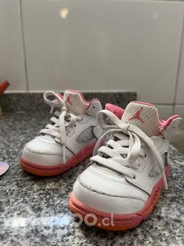 Zapatos jordan niña