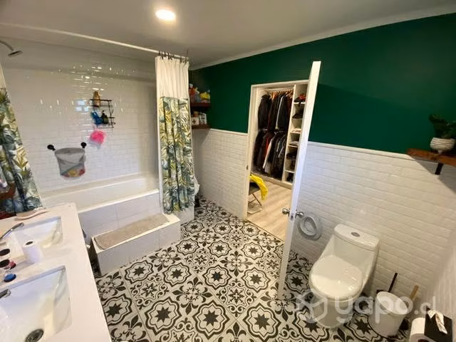 Se vende parcela con casa semi nueva