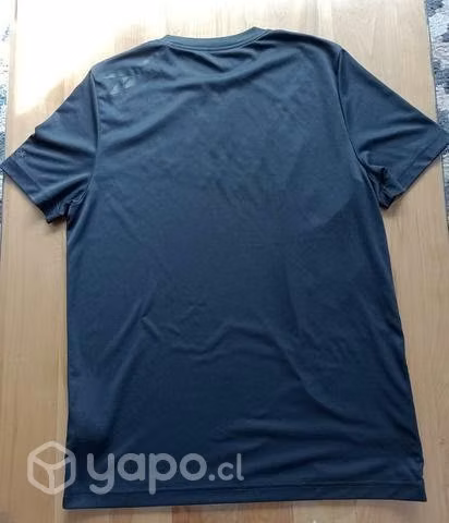 Polera deporte Reebok talla M - Imagen 2