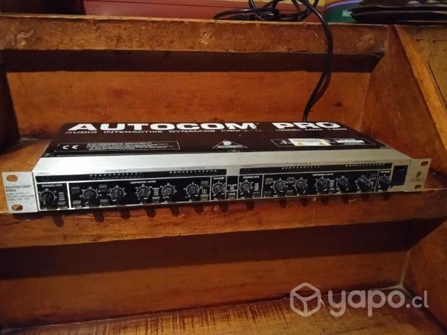 Sacodor de ruido behringer funcionando
